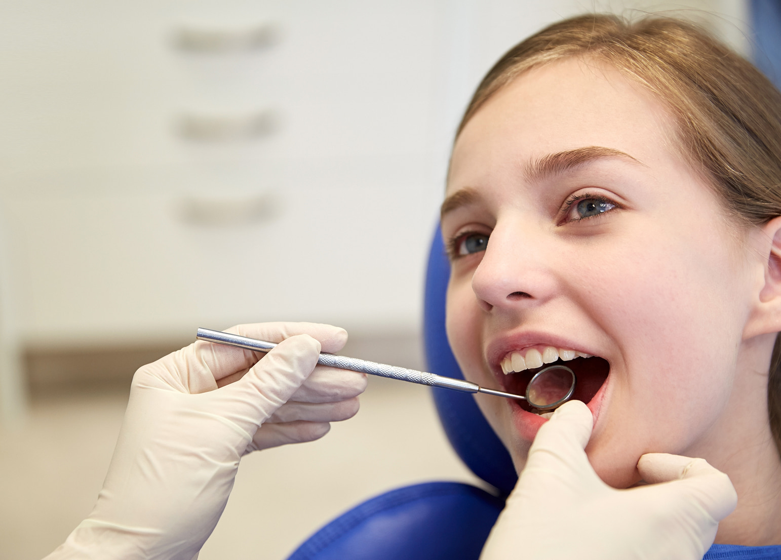 Advanced dental technology for accurate and safe oral surgery